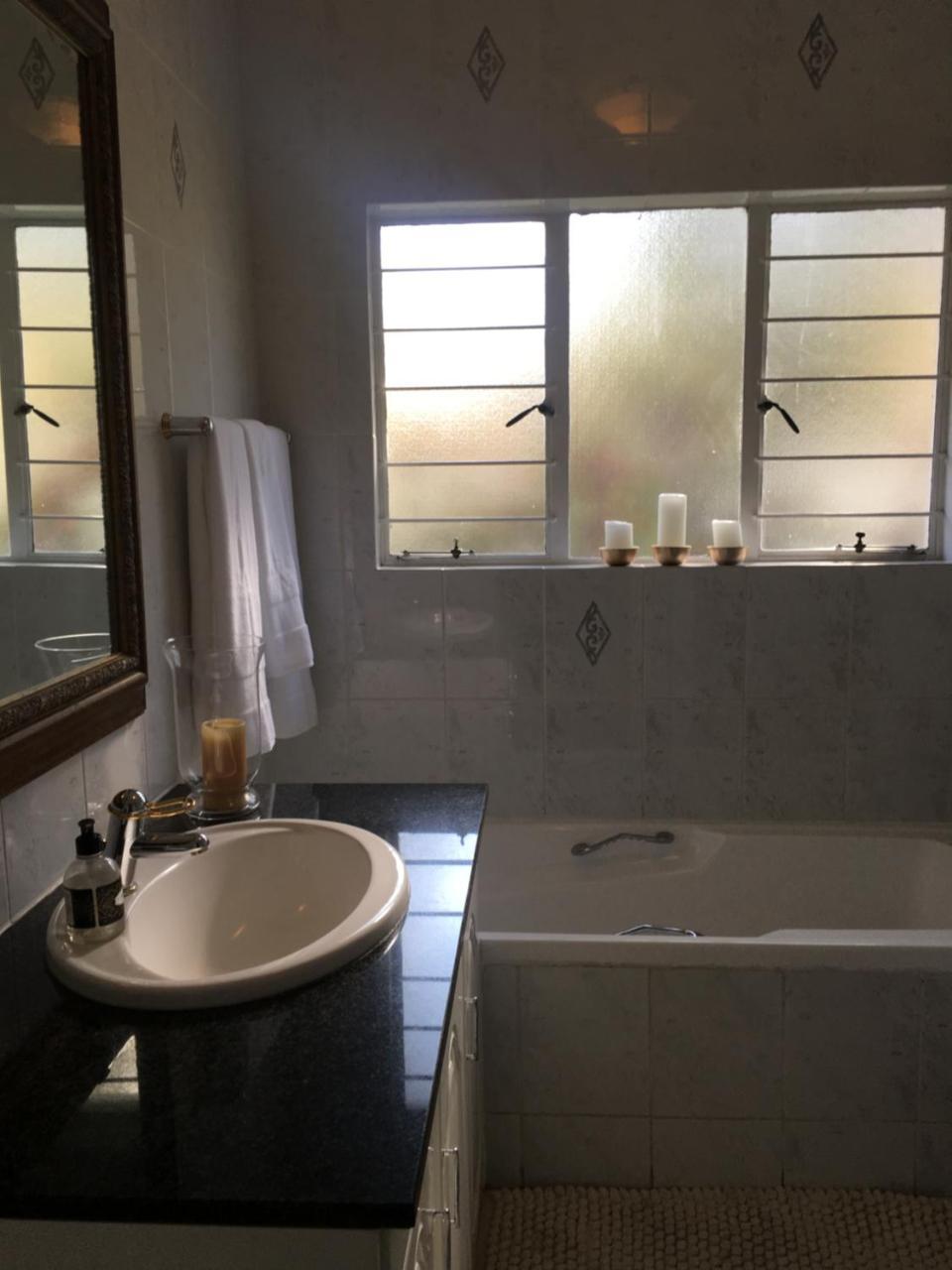 Vair'S Place Guest House In Sandton Paulshof - Apartment, Lux Suites & Spa Johannesburg Luaran gambar