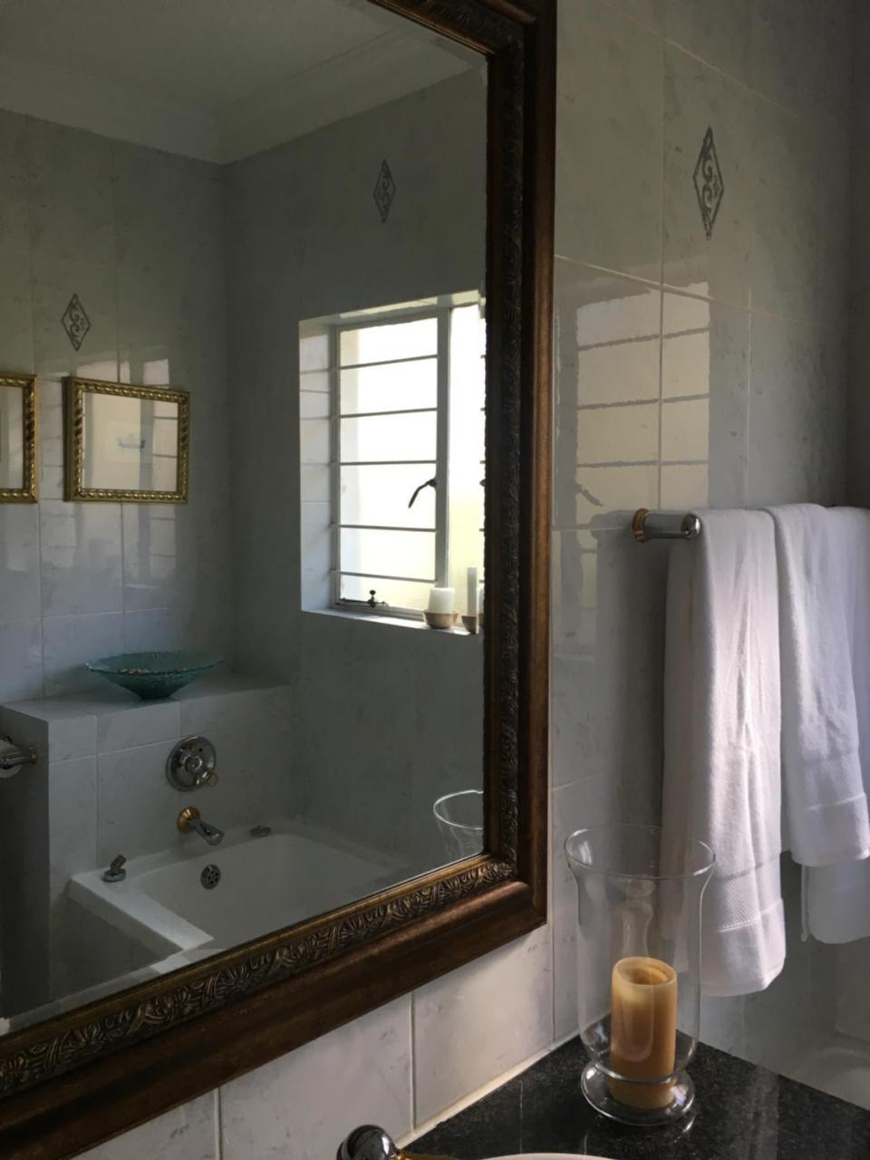 Vair'S Place Guest House In Sandton Paulshof - Apartment, Lux Suites & Spa Johannesburg Luaran gambar