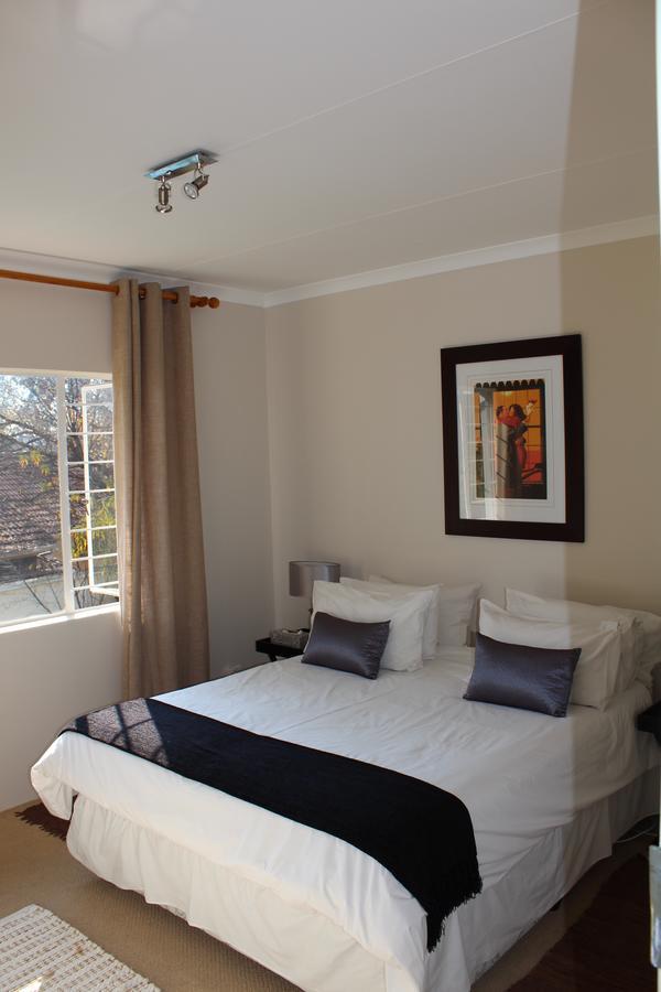 Vair'S Place Guest House In Sandton Paulshof - Apartment, Lux Suites & Spa Johannesburg Luaran gambar