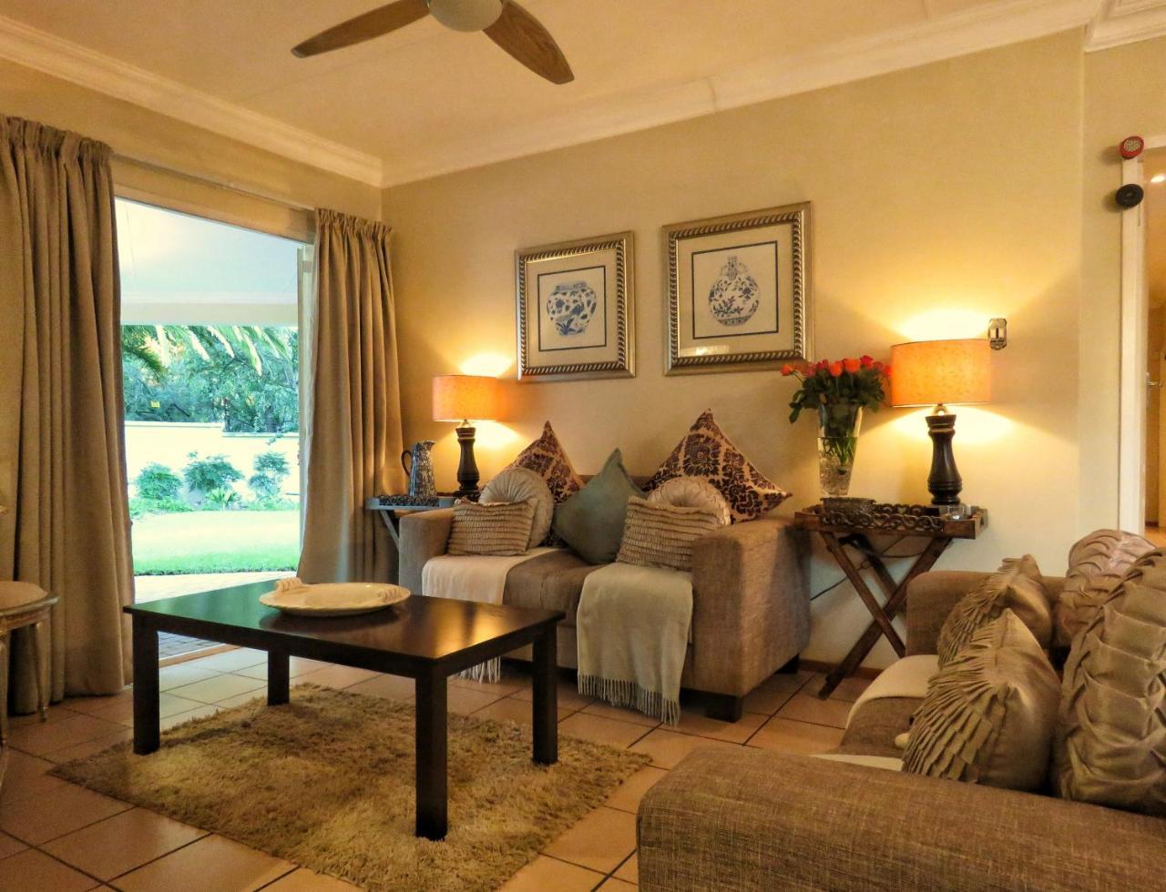 Vair'S Place Guest House In Sandton Paulshof - Apartment, Lux Suites & Spa Johannesburg Luaran gambar